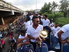Photos: Asia Cup 2022 की चैंपियन टीम श्रीलंका ने निकाली 'विक्ट्री परेड', देखें तस्वीरें