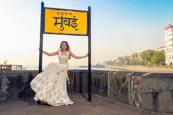 डायन सीरियल में भी उनकी भूमिका काबिले तारीफ थी. इन दिनों वह टीवी से दूर हैं, लेकिन सोशल मीडिया पर काफी एक्टिव हैं.