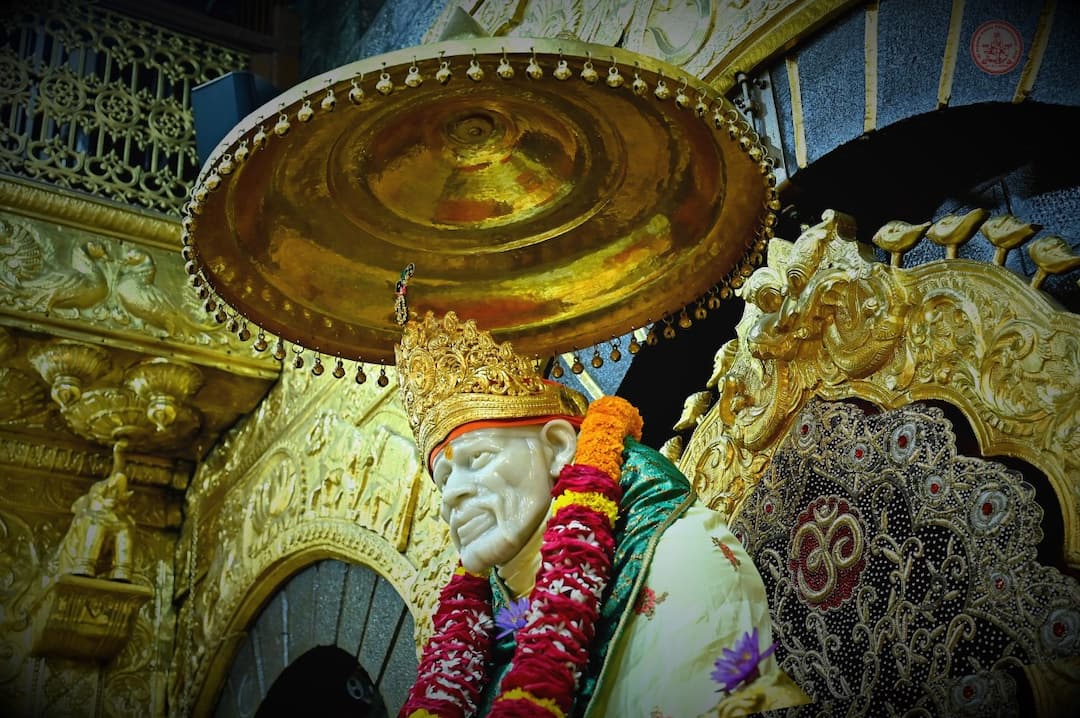 Maharashtra News Board of Trustees of Shirdi Sai Sansthan dismissed Aurangabad bench verdict Shirdi SaiBaba Mandir : शिर्डी साई संस्थानचे विश्वस्त मंडळ बरखास्त, औरंगाबाद खंडपीठाचा निकाल 