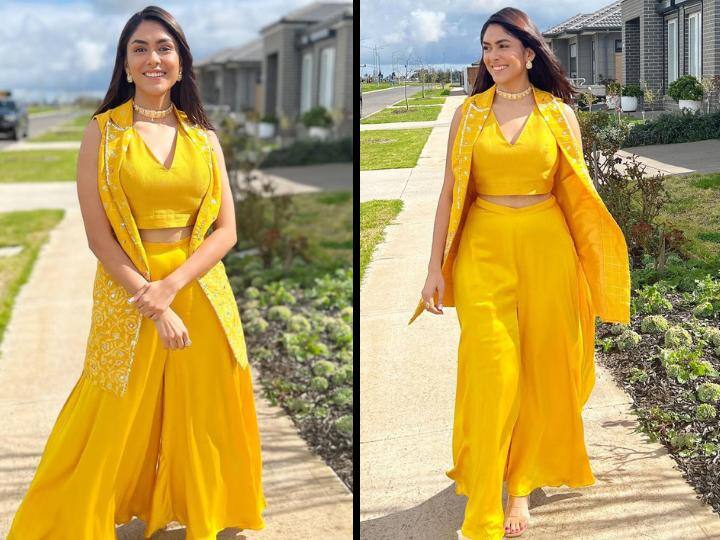 Mrunal Thakur Latest Pics: बॉलीवुड एक्ट्रेस मृणाल ठाकुर अपनी खूबसूरती के लिए काफी जानी जाती हैं. हाल ही में मृणाल ठाकुर की लेटेस्ट तस्वीरें सामने आई हैं.