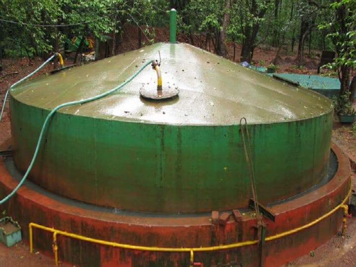 Subsidy up to 4 lakh setting up biogas plant unit will convert cow buffalo dung into organic manure Subsidy Offer: सुनहरा मौका! बड़े काम का है गाय-भैंस का गोबर, बायोगैस प्लांट के लिए मिल रही 4 लाख की सब्सिडी