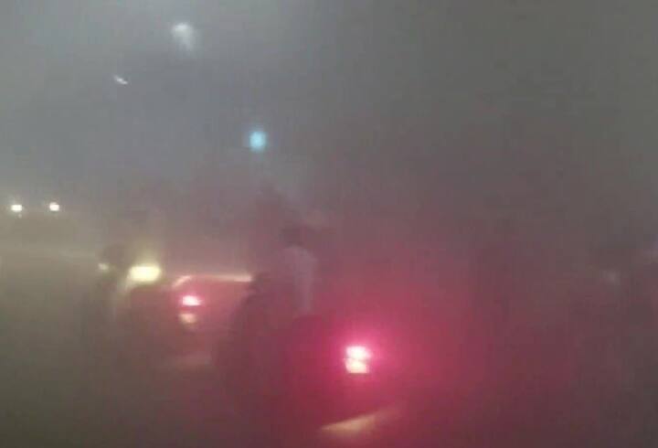 આગના કારણે ઉપરના માળે 25-30 લોકો ફસાઈ ગયા હતા અને એક મહિલા સહિત લગભગ 8 લોકો આગને કારણે મૃત્યુ પામ્યા હતા