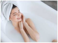 Germs In Bathroom: बाथरूम में रखी ये चीजें हैं बीमारियों की जड़, तुरंत हटा दें