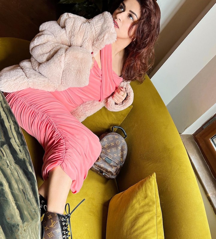 आए दिन वो अपनी एक से बढ़कर तस्वीरें शेयर करती रहती हैं, जिसे उनके चाहने वाले काफी पसंद करते हैं.