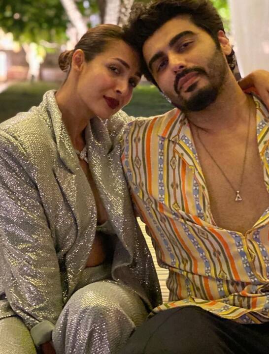 पेरिस से दोनों का एक डांस वीडियो भी सोशल मीडिया पर वायरल हुआ था. जिसे सेलेब्रिटी फोटोग्राफर मानव मंगलानी ने सोशल मीडिया पर शेयर किया था.
