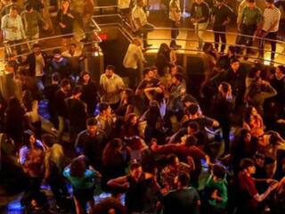 Party Filler Pune: पुण्यातील तरुणाईचा 'पार्टी फिलर'  म्हणून वापर; कमी किंमतीत देतात पबमध्ये एन्ट्री