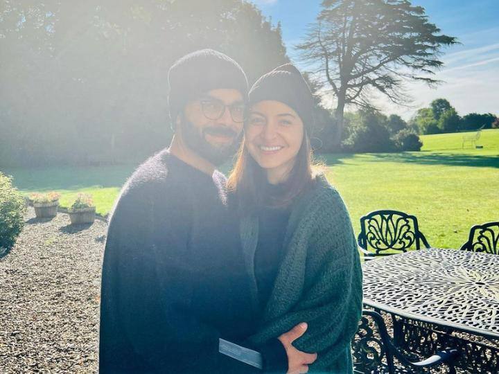 Virat Kohli shares latest pics with his lady love Anushka Sharma on Instagram Virat-Anushka Pics: इंग्लैंड के मौसम का मजा लेते दिखे अनुष्का शर्मा-विराट कोहली, सामने आई ये क्यूट तस्वीर