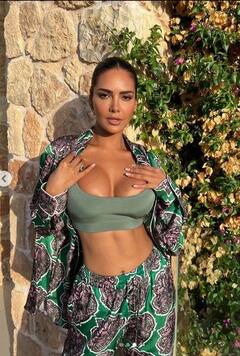 Esha Gupta: ਈਸ਼ਾ ਗੁਪਤਾ ਨੇ ਡੀਪਨੇਕ ਕ੍ਰੌਪ ਟਾਪ 'ਚ ਮਚਾਈ ਤਬਾਹੀ, ਵੇਖੋ ਇਹ ਤਸਵੀਰਾਂ