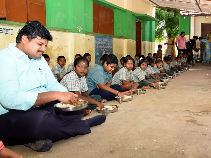 கரூரில் முதலமைச்சரின் காலை உணவு திட்டத்தின் ஒத்திகை நிகழ்வு