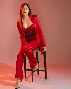 PHOTO: शमिता शेट्टीचा गोल्डन लूक; फोटोंवर प्रतिक्रियांचा पाऊस!