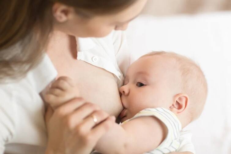Breastfeeding : Modern mothers don't want to breastfeed, these are the reasons Breastfeeding : ਆਧੁਨਿਕ ਮਾਵਾਂ ਨਵਜੰਮੇ ਬੱਚੇ ਨੂੰ ਨਹੀਂ ਕਰਵਾਉਂਦੀਆਂ ਬ੍ਰੈਸਟਫੀਡਿੰਗ, ਹੈਰਾਨ ਕਰਨ ਵਾਲੇ ਨੇ ਕਾਰਨ