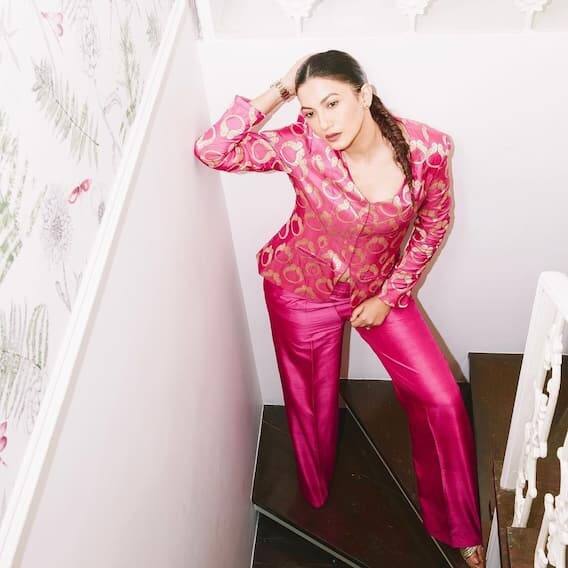 એવો સમય ક્યારેય નથી આવ્યો જ્યારે ગૌહર ખાને પોતાની ફેશન સ્ટાઈલથી કોઈનું ધ્યાન ખેંચ્યું ન હોય. તે દરેક લુકમાં શાનદાર લાગે છે.