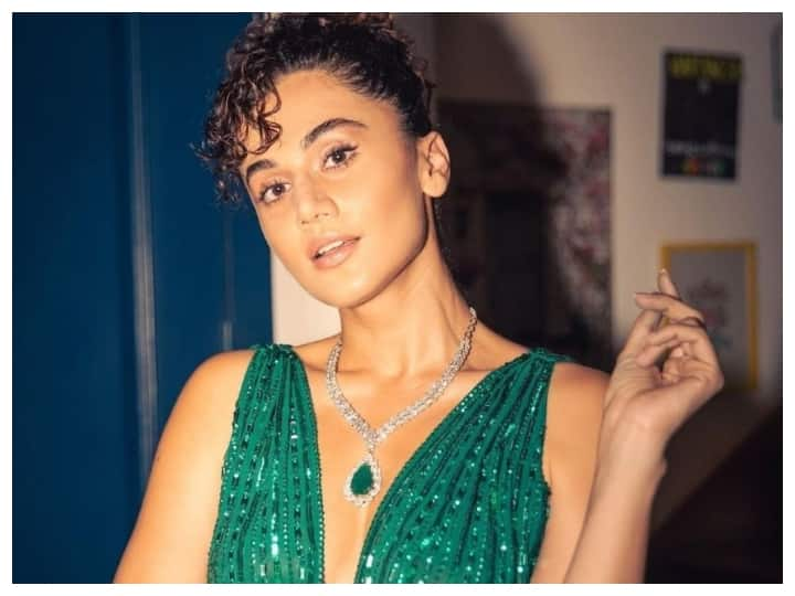 Taapsee Pannu Loses Her Cool At A Reporter: 'Phir Bologe Actors Ko Tameez Nahi Hai' Taapsee Pannu Loses Her Cool At A Reporter: 'Phir Bologe Actors Ko Tameez Nahi Hai'