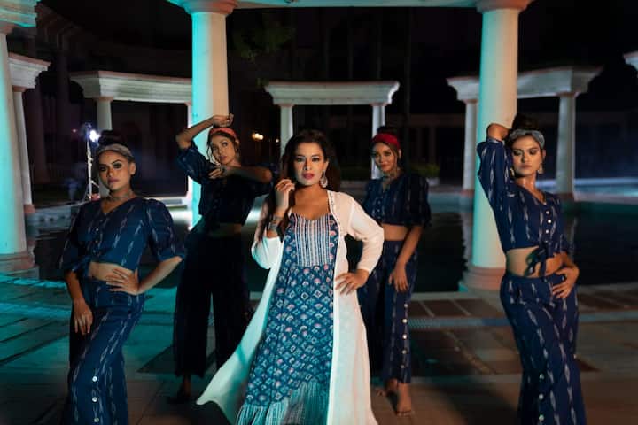 সারেগামা বাংলার ব্যানারে নিজের জন্মদিনেই নতুন গান প্রকাশ্যে আনলেন ইমন। এটা তাঁদের একসঙ্গে দ্বিতীয় কাজ।