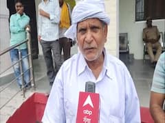 गाजीपुर: अधिकारियों ने मृत घोषित किया, 'जिंदा' होने के लिए इधर-उधर भटक रहा किसान पहुंचा DM के पास