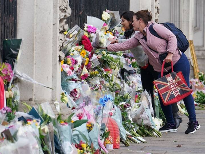 What time is the Queen ElizabethIIs state funeral Will shops and schools close Queen Elizabeth-II Funeral: किस वक्त और कैसे होगा महारानी एलिजाबेथ द्वितीय का अंतिम संस्कार? जानें सबकुछ