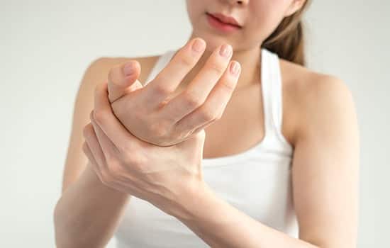 Arthritis can cause joint problems in women Arthritis: संभलकर रहिए, इन वजहों से महिलाओं को परेशान कर सकता है अर्थराइटिस