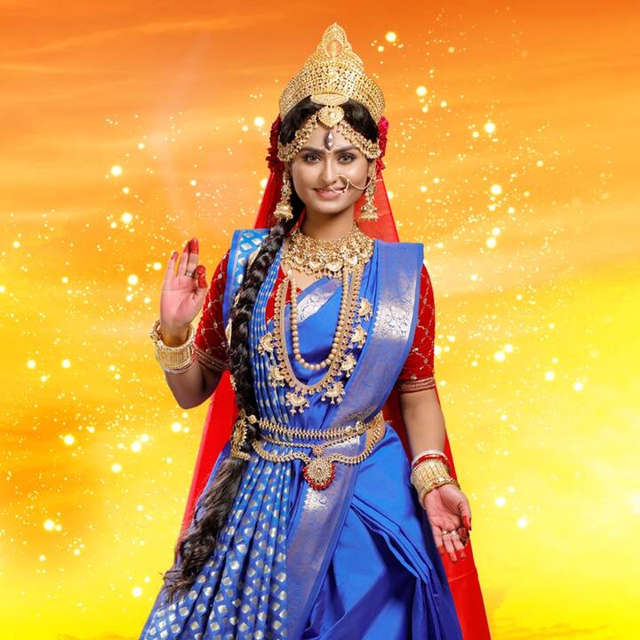 দেবী কামাখ্যা কামদেবের তপস্যায় তুষ্ট হয়ে তাঁর শরীরকে কলুষমুক্ত করেন। দেবী কামাখ্যার আরাধনায় মনস্কামনা পূর্ণ হয়। এই দেবী সিংহবাহিনী, দ্বাদশভূজা ও ষড়মস্তকযুক্তা। তাঁর প্রতিটি আননেই থাকে ত্রিনয়ন। দেবী কামাখ্যার ভূমিকায় দেখা যাবে 'উমা' ধারাবাহিক থেকে উমাকে।