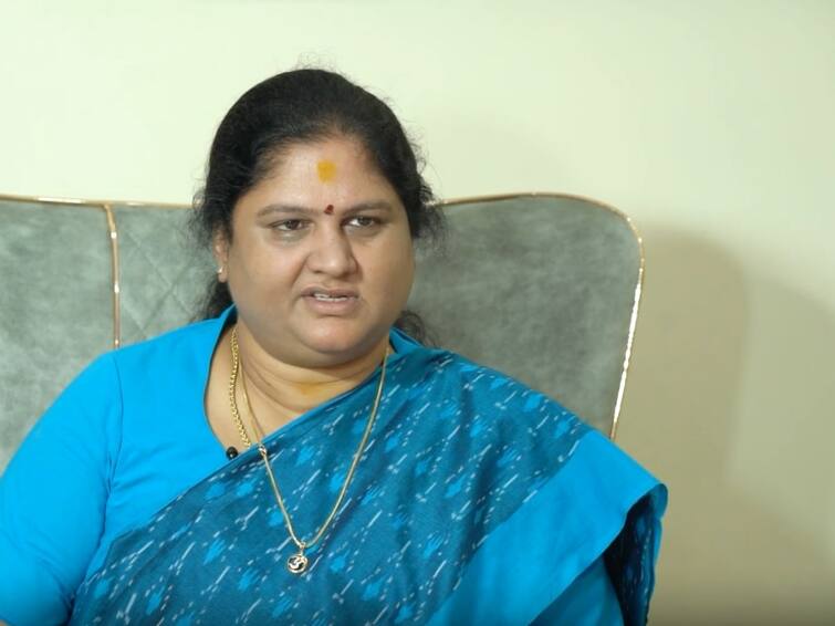 Former Araku MP Kothapally Geetha has been sentenced to five years in jail by the CBI court. Kothapalli Geeta :   బ్యాంక్ రుణాల ఎగవేత కేసు - మాజీ ఎంపీ కొత్తపల్లి గీతకు ఐదేళ్ల జైలు శిక్ష !