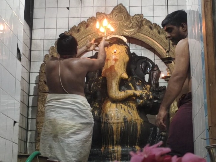 சங்கடஹர சதுர்த்தி: மாயூரநாதர் கோயில் ஸ்ரீ மகா கணபதி  சன்னதியில் கஜ பூஜை