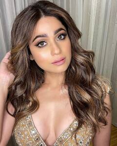 Shamita Shetty Pics: चमचमाती ड्रेस पहन Disco गर्ल बनीं शमिता शेट्टी, Killer लुक देख फैंस की बढ़ गई धड़कनें...