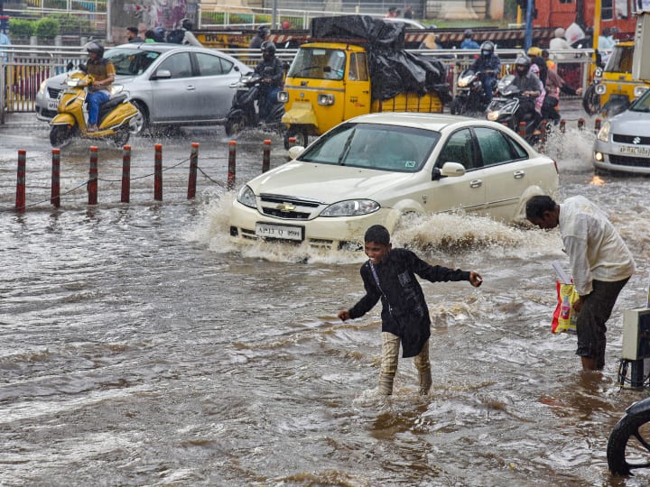 Gujarat Weather Update today possibility of rain in many areas alert issued know condition of your city Gujarat Weather Update: गुजरात में आज कई इलाकों में बारिश की आशंका, अलर्ट जारी, जानें अपने शहर का हाल 