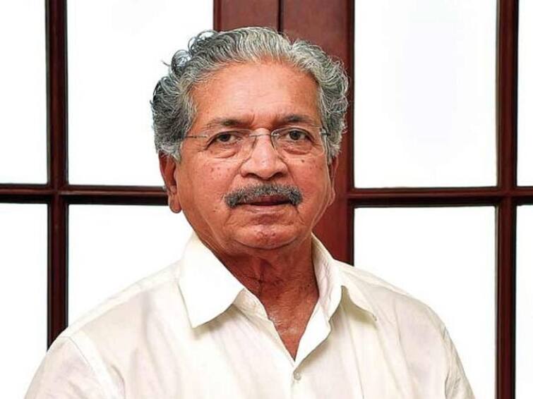 Vedanta Foxconn News CM Eknath Shinde and Deputy CM Devendra Fadnavis  should try to bring back Foxconn, says shivsena leader Subhash Desai Subhash Desai : फॉक्सकॉन परत आणण्यासाठी शिंदे, फडणवीसांनी प्रयत्न करावेत, शिवसेना सरकारला वाटेल ते सहकार्य करायला तयार : सुभाष देसाई