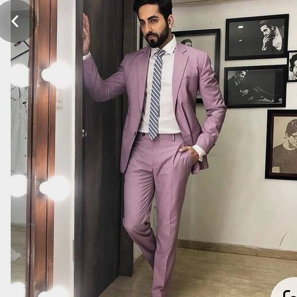 অভিনয়ের পাশাপাশি সঙ্গীতশিল্পী হিসেবেও বেশ জনপ্রিয় এই বিটাউন তারকা।