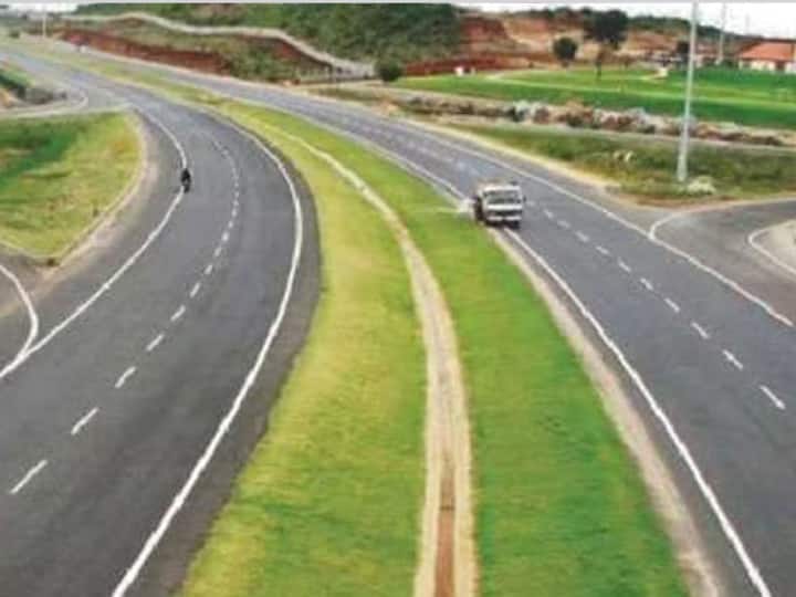Pune ring road project Farmer gets Rs5.65 crore for 2.05 acres Pune Ring Road Project : रिंगरोड प्रकल्पासाठी शेतकऱ्यांना नुकसान भरपाई देण्यास सुरुवात; पहिल्या शेतकऱ्याला 5.65 कोटी प्रदान
