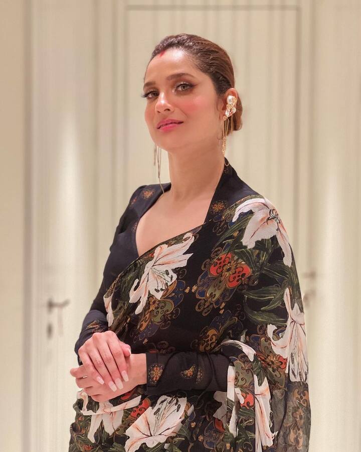'Brighter than ever'  असं कॅप्शन अंकितानं या फोटोला दिलं आहे. (Ankita Lokhande/Instagram)