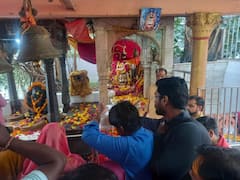 उज्जैन के इस मंदिर में माता पार्वती ने लगाया था वट वृक्ष, जिससे पितरों को मिलता है दूध