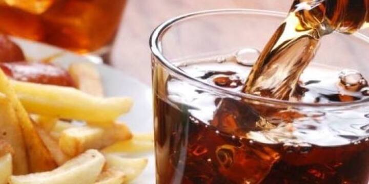 ਤੁਹਾਨੂੰ ਦੱਸ ਦੇਈਏ ਕਿ ਇਨ੍ਹੀਂ ਦਿਨੀਂ ਬਾਜ਼ਾਰ 'ਚ ਅਜਿਹੇ ਕਈ ਸ਼ੂਗਰ ਫਰੀ ਪੈਕਡ ਡਰਿੰਕਸ, ਫੂਡ, ਜੂਸ ਅਤੇ ਕੇਕ ਆਦਿ ਮਿਲਣਗੇ।