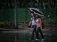 दिल्ली में बदलने लगा मौसम, गिरा पारा, जानें- आज बारिश को लेकर क्या है अनुमान