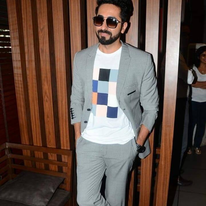 প্রথমে ইংরেজি সাহিত্য় ও মাস কমিউনিকেশন নিয়ে পড়াশুনা করেন 'ভিকি ডোনার' অভিনেতা।