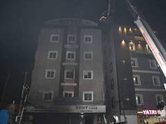 सिकंदराबाद के होटल में लगी आग और धुंए के बीच बेबस थी जिंदगियां, स्थानीय लोगों और पुलिस ने कई को बचाया