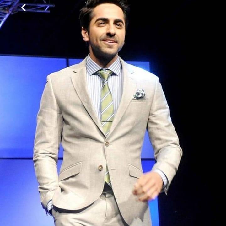 ২০১২ সুজিত সরকারের ছবি 'ভিকি ডোনার'- এর মাধ্য়মে প্রথমবার লাইমলাইটে আসেন আয়ুষ্মান ।