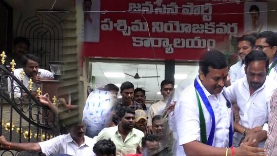 Ysrcp Vs Janasena: విజయవాడలో వైసీపీ, జనసేన వర్గాల మధ్య ఘర్షణ | DNN |ABP Desam