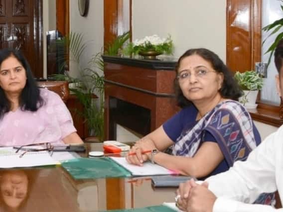 Rajasthan News: रिफाइनरी के साथ बनेगा राजस्थान पेट्रो जोन, 25 हजार करोड़ से ज्यादा के निवेश की उम्मीद Rajasthan News: रिफाइनरी के साथ बनेगा राजस्थान पेट्रो जोन, 25 हजार करोड़ से ज्यादा के निवेश की उम्मीद