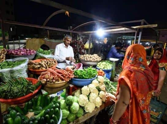 WPI Inflation: Relief on inflation front, wholesale inflation came down to 12.41 percent in August WPI Inflation: ਮਹਿੰਗਾਈ ਦੇ ਮੋਰਚੇ 'ਤੇ ਰਾਹਤ, ਅਗਸਤ 'ਚ ਥੋਕ ਮਹਿੰਗਾਈ ਦਰ ਘਟ ਕੇ 12.41 ਫੀਸਦੀ 'ਤੇ ਆਈ