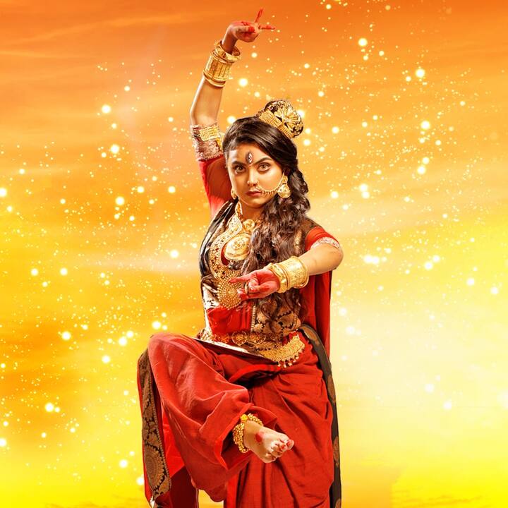 দেবী চণ্ডিকারূপে বধ করেন অসুরদ্বয় শুম্ভ ও নিশুম্ভকে। দেবী চণ্ডিকা সিংহবাহিনী, অষ্টভুজা। এই দেবীর আরাধনায় সূক্ষ্মাতিসূক্ষ্ম শক্তির উৎস আমরা সন্ধান করে ফেলি। দেবী চণ্ডিকার ভূমিকায় দেখা যাবে 'পিলু' ধারাবাহিকের রঞ্ঝাকে।