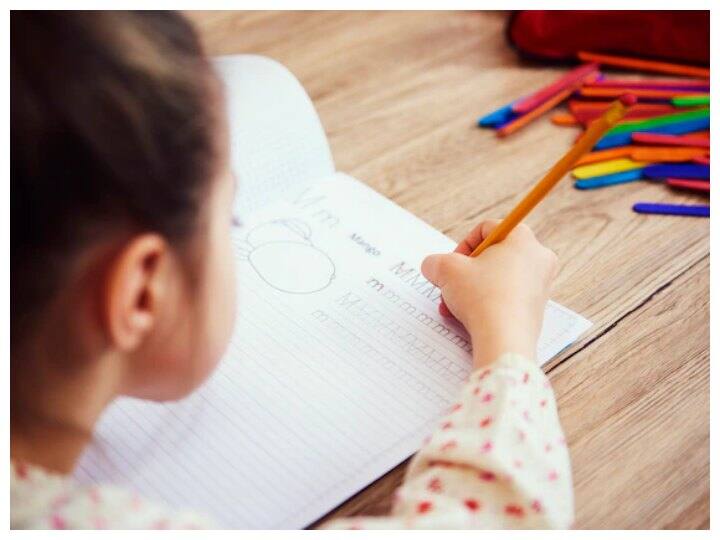 Handwriting Tips: 5 Ways to Improve Your Child's Handwriting Handwriting Tips: इन टिप्स की मदद से बच्चों की हैंड राइटिंग में आ सकता है सुधार
