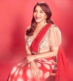 ਮਾਧੁਰੀ ਦੀਕਸ਼ਿਤ ਨੇ ਪਾਇਆ ਇੰਨਾ ਮਹਿੰਗਾ Floral Lehenga, ਕੀਮਤ ਜਾਣ ਕੇ ਤੁਹਾਡੇ ਵੀ ਉੱਡ ਜਾਣਗੇ ਹੋਸ਼