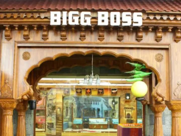 Bigg Boss Marathi Will the house of Bigg Boss Marathi be unrestricted this year Will the Corona restrictions be applicable Bigg Boss Marathi : बिग बॉस मराठीचं घर यंदा निर्बंधमुक्त असेल का? कोरोनाचे निर्बंध लागू असतील का?