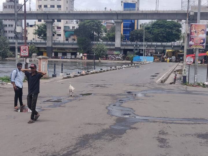 दोन दिवस झालेल्या मुसळधार पावसाने खडकवासला धरण भरलं आहे.