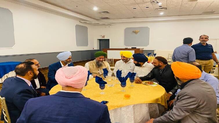 Speaker Sandhawan asked his compatriots in Canada to contribute to the development of Punjab ਸਪੀਕਰ ਸੰਧਵਾਂ ਨੇ ਕੈਨੇਡਾ 'ਚ ਆਪਣੇ ਹਮ-ਜਮਾਤੀਆਂ ਤੋਂ ਮੰਗਿਆ ਪੰਜਾਬ ਦੇ ਵਿਕਾਸ 'ਚ ਯੋਗਦਾਨ