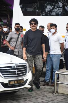 Brahmastra की सफलता के बीच एयरपोर्ट पर कुछ इस अंदाज़ में नजर आए Nagarjuna, लोग बोले- कूल डूड