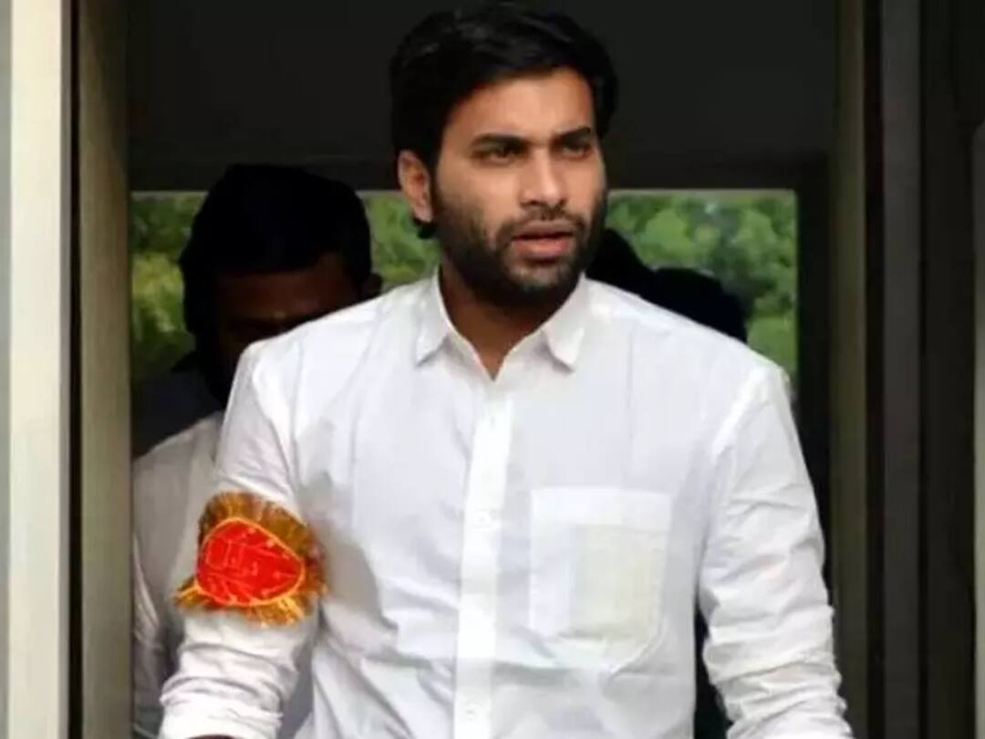 YSRCP leaders countered the warnings given by TDP leaders DNN YSRCP Vs TDP : టీడీపీకే డిపాజిట్లు రావు - కృష్ణా జిల్లా వైఎస్ఆర్‌సీపీ నేతల ఎదురుదాడి!