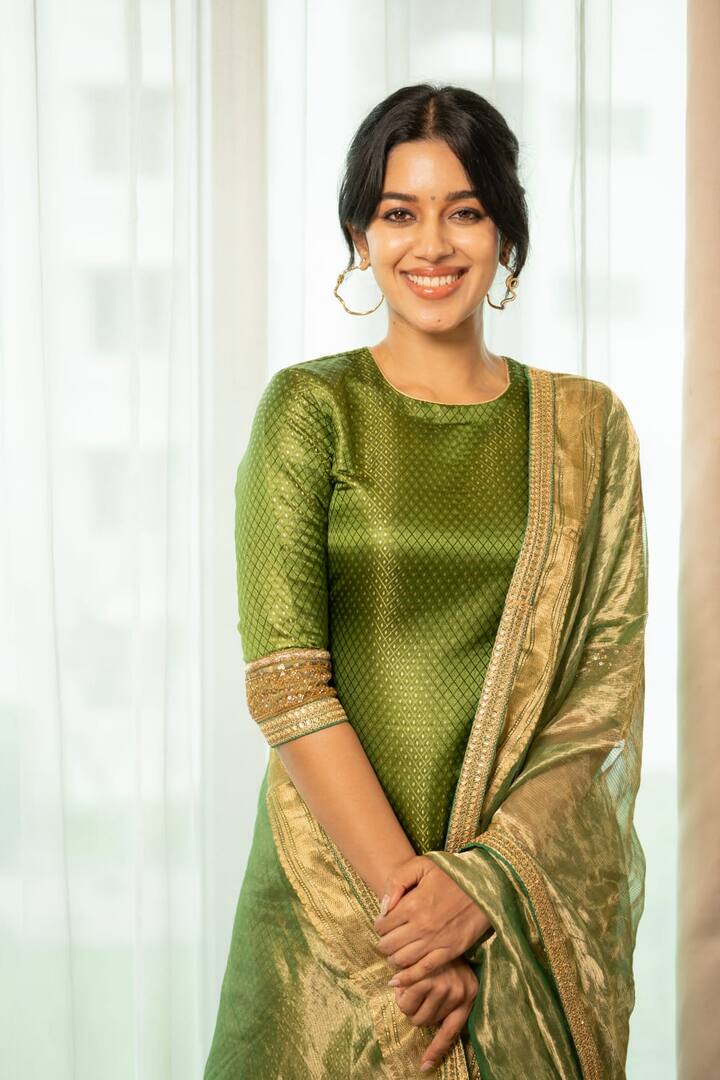 மின்னல் சிரிப்பு