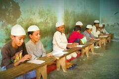 क्या भारत के मदरसों में औरंगजेब का बनाया सिलेबस पढ़ाया जा रहा? Suhaib Qasmi के दावे में कितना दम?