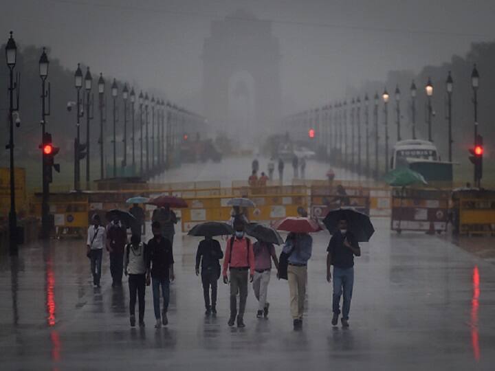Light rain in Delhi minimum temperature settles 26.4 degrees IMD MP precipitation Safdarjung Observatory Light Rain In Delhi, Minimum Temperature Settles At 26.4 Degrees